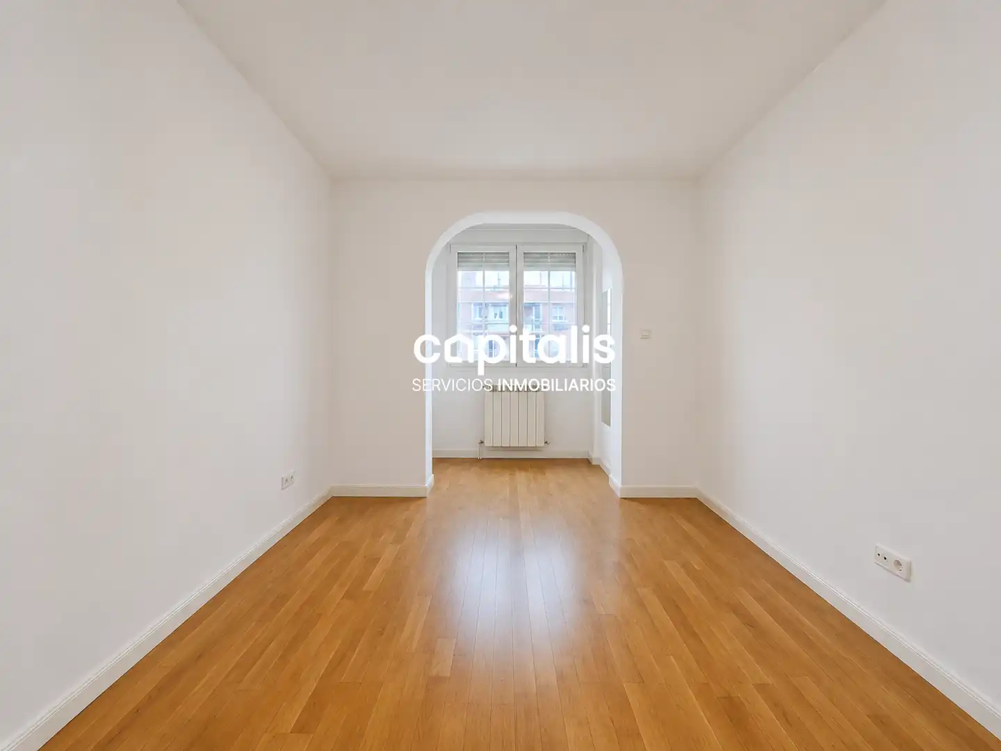 Schlafzimmer von Wohnung zur Miete in Madrid mit Klimaanlage und Heizung