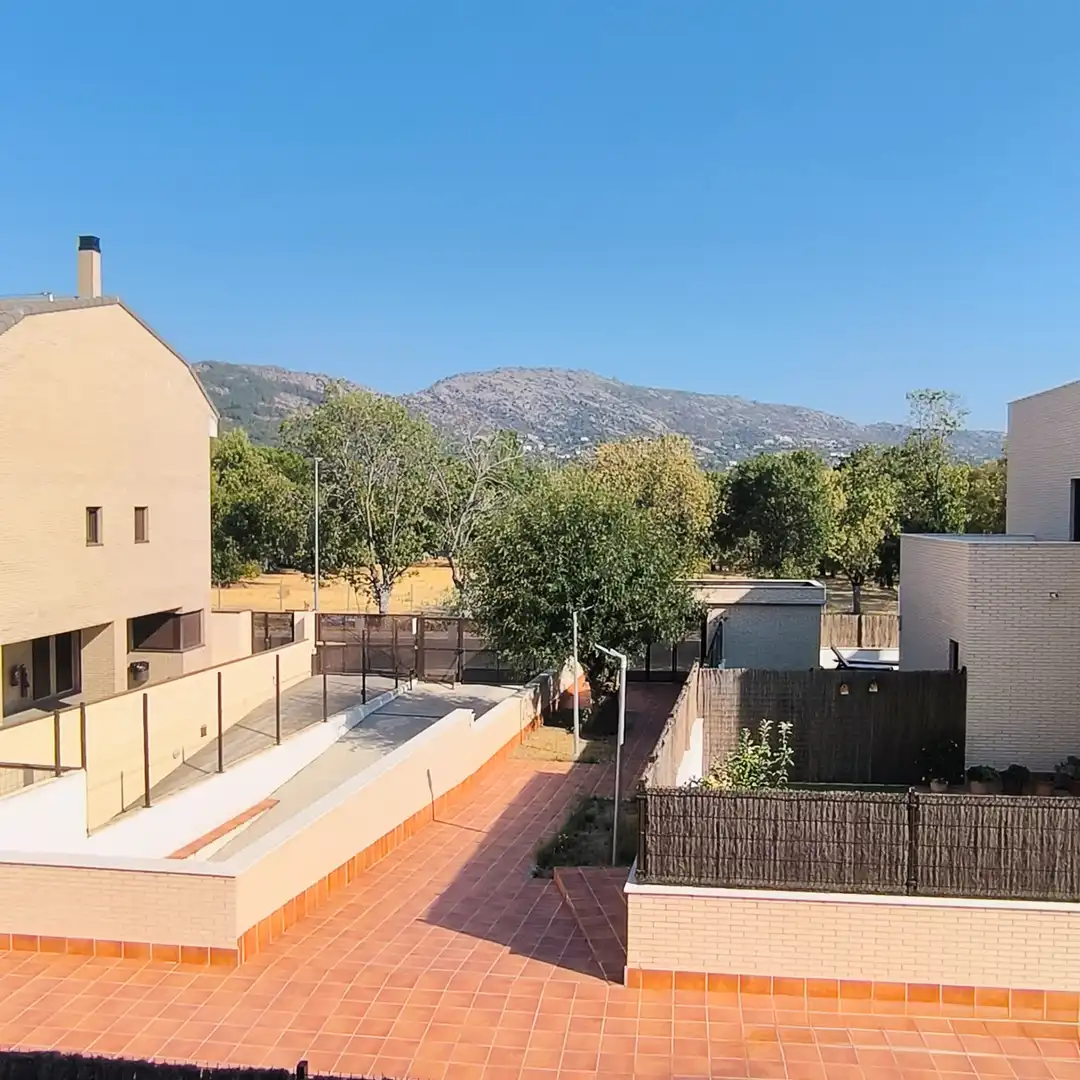 Exterior view of Flat for rent in Moralzarzal  with Heating, Terrace and Storage room