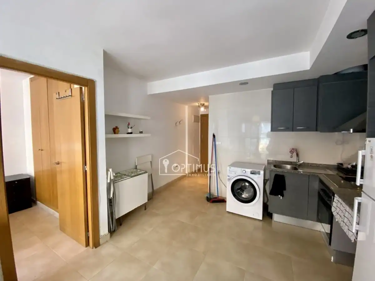 Appartamento con terrazza in vendita a Calle AMPARO BALLESTER 27, imagen 2