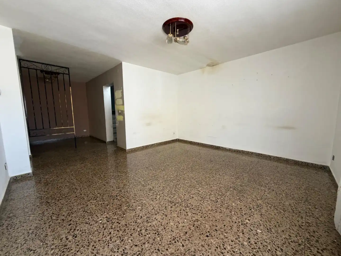 Casa adosada en venda en Casinos amb Terrassa, Traster i Balcó