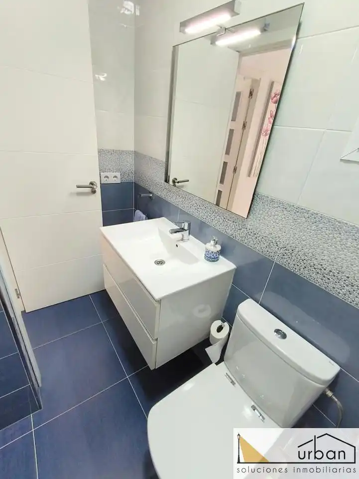 Bany de Casa o xalet en venda en Chipiona amb Aire condicionat, Terrassa i Traster