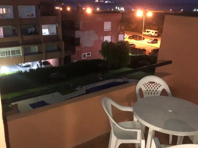 Terrasse von Wohnungen zur Miete in Algeciras mit Terrasse, Schwimmbad und Möbliert