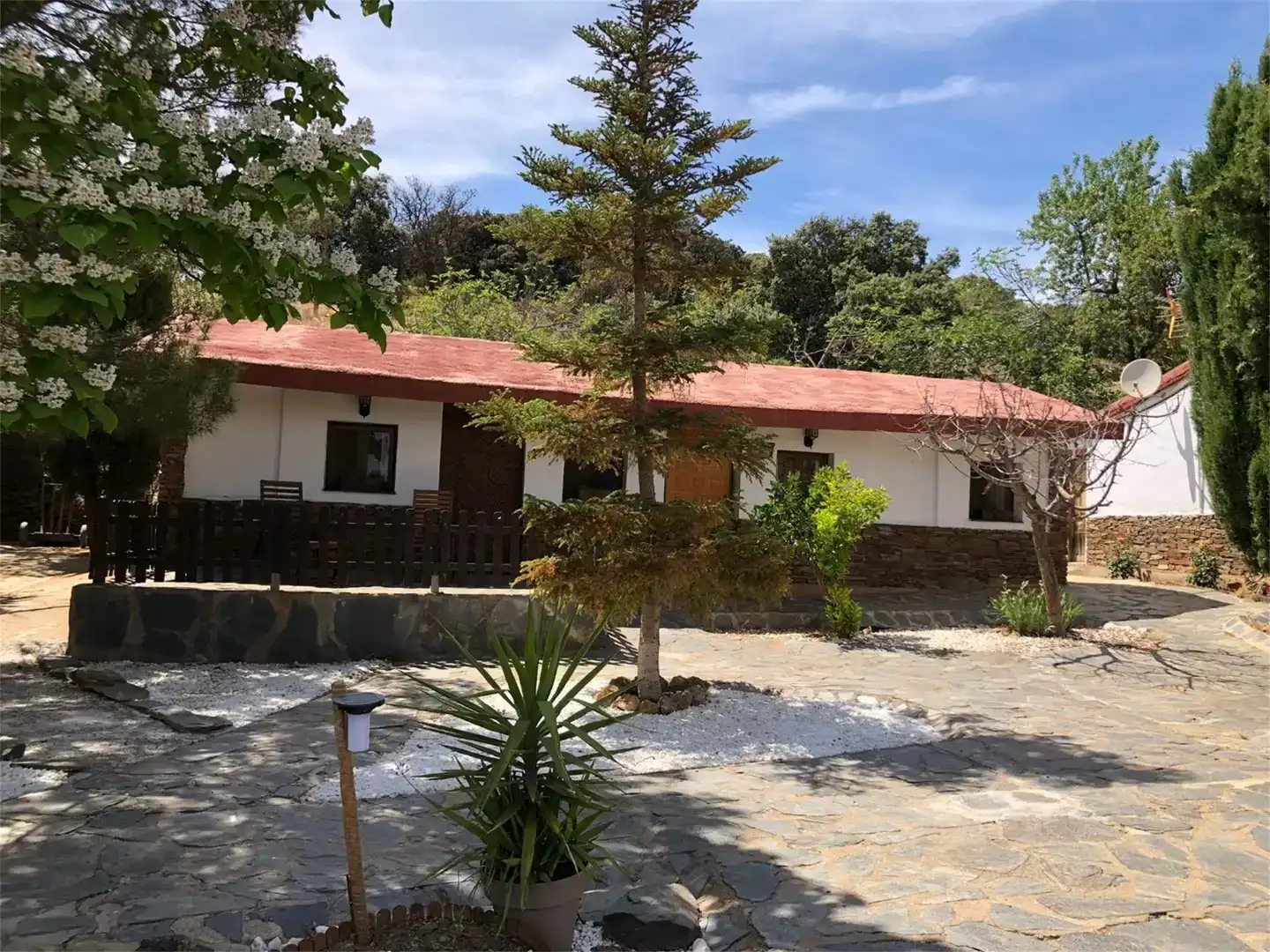 Vista exterior de Finca rústica en venda en Nevada amb Aire condicionat, Piscina i Balcó