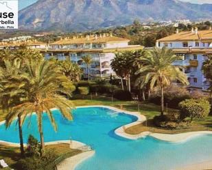 Vista exterior de Pis de lloguer en Marbella amb Jardí privat, Parquet i Terrassa