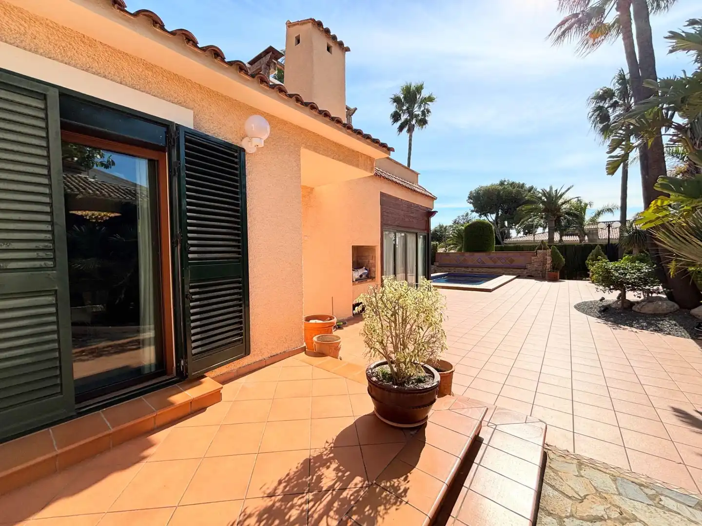 Außenansicht von Haus oder Chalet zum Verkauf in Benidorm mit Klimaanlage, Terrasse und Schwimmbad