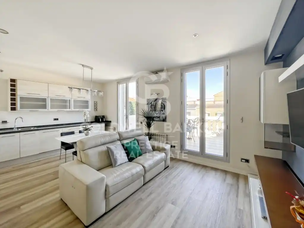 Sala d'estar de Àtic en venda en Barcelona amb Aire condicionat, Terrassa i Moblat