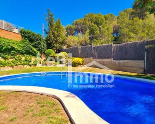 Piscina de Dúplex en venda en Rubí amb Aire condicionat, Calefacció i Terrassa