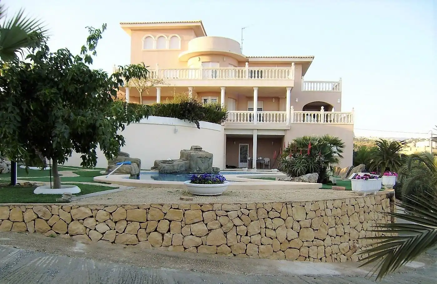 Chalet con piscina en venta en Urbanizaciones, imagen 2