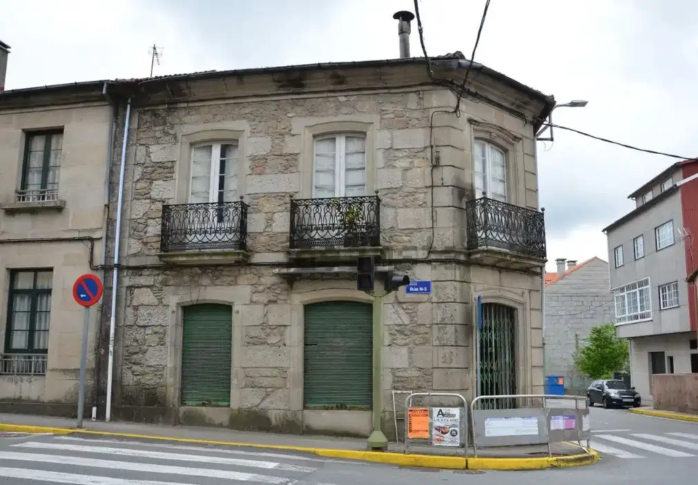 Casa amb terrassa en venda a Rúa Doctor Batallan, imagen 2