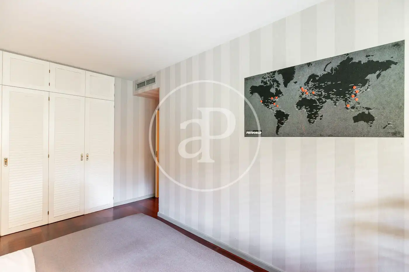Habitación de Piso en venta en Barcelona con Aire acondicionado, Calefacción y Jardín privado