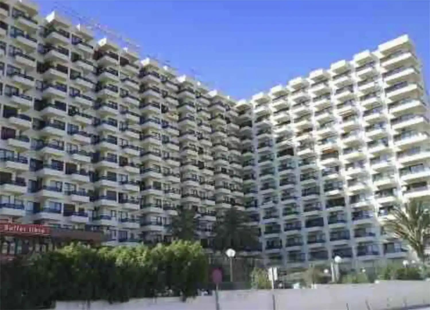 Außenansicht von Wohnungen zum Verkauf in Benalmádena mit Schwimmbad und Balkon