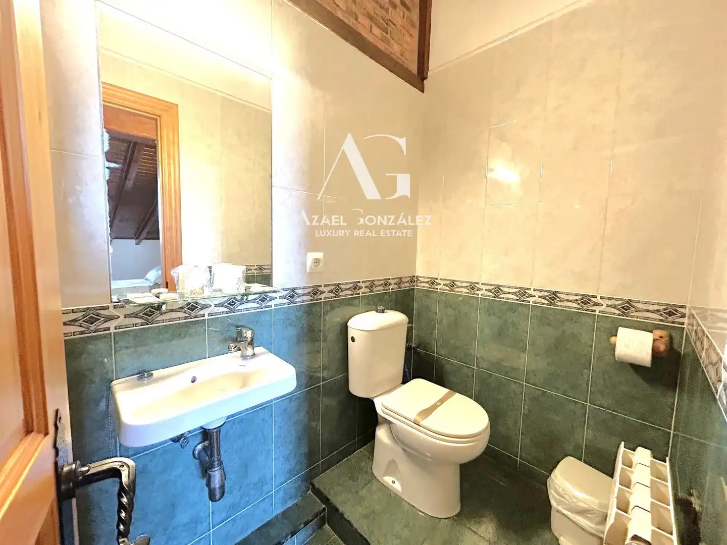 Baño de Casa adosada en venta en Val de San Vicente  con Calefacción, Terraza y Amueblado