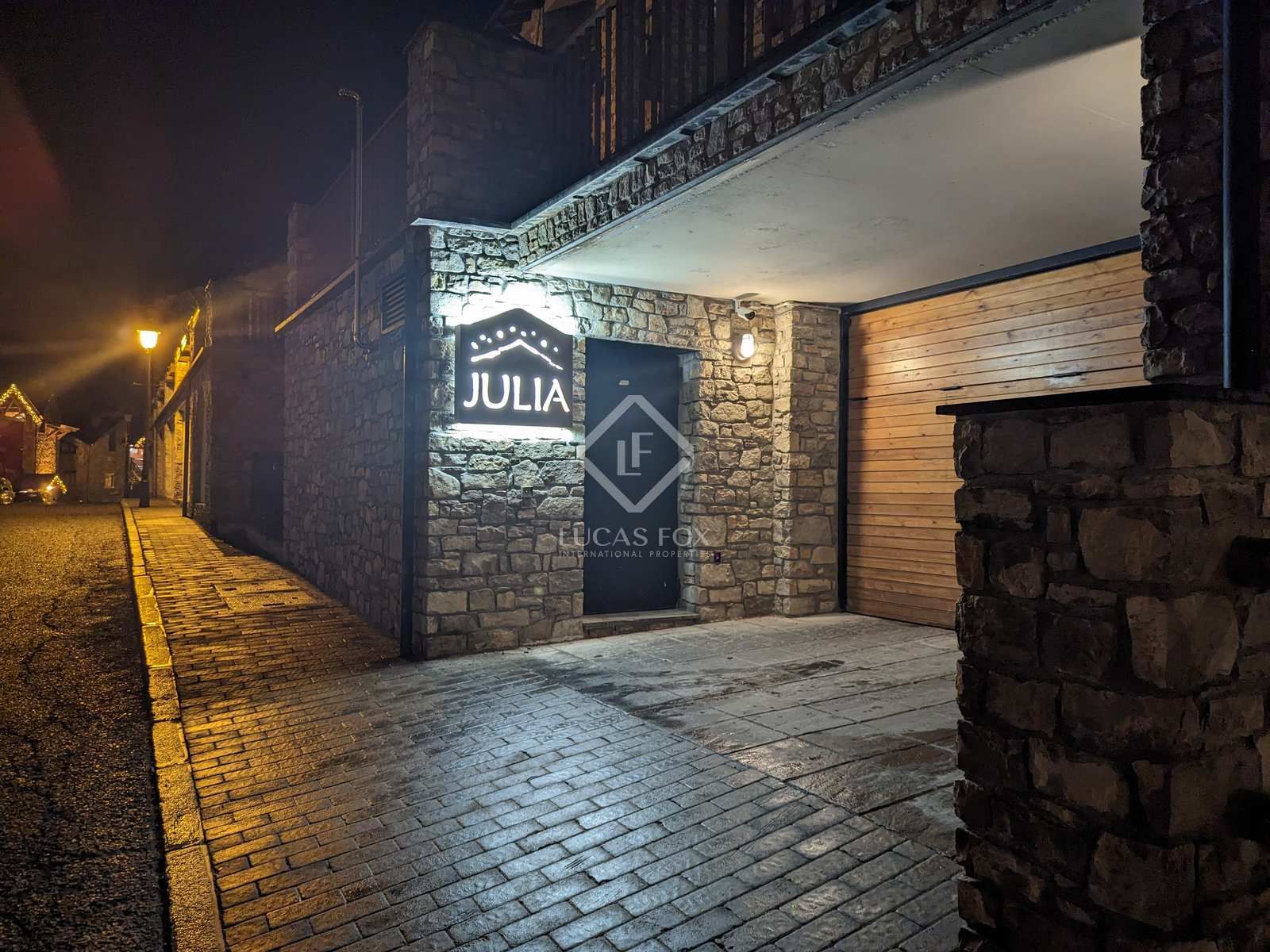 Vista exterior de Ático en venta en Canillo con Parquet, Amueblado y Balcón