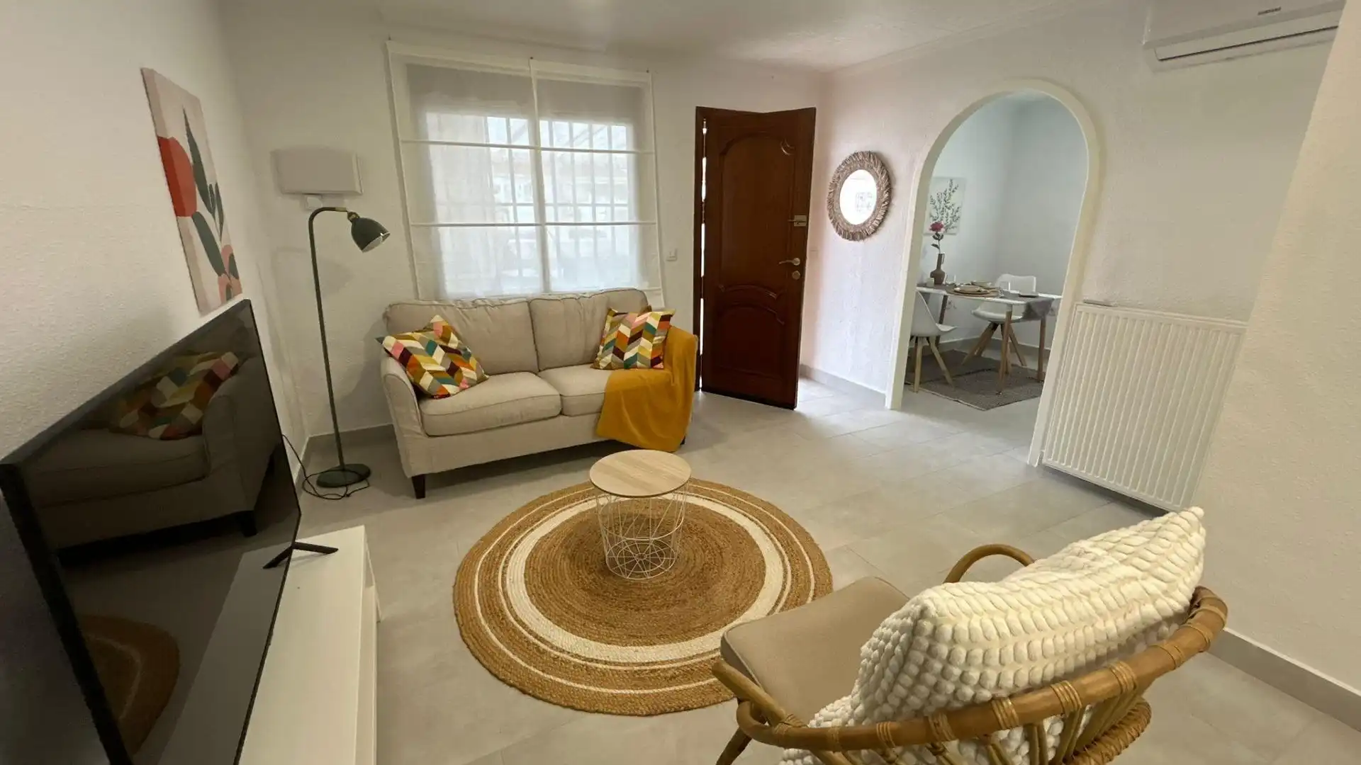 Sala d'estar de Casa o xalet en venda en Torrevieja amb Jardí privat i Moblat