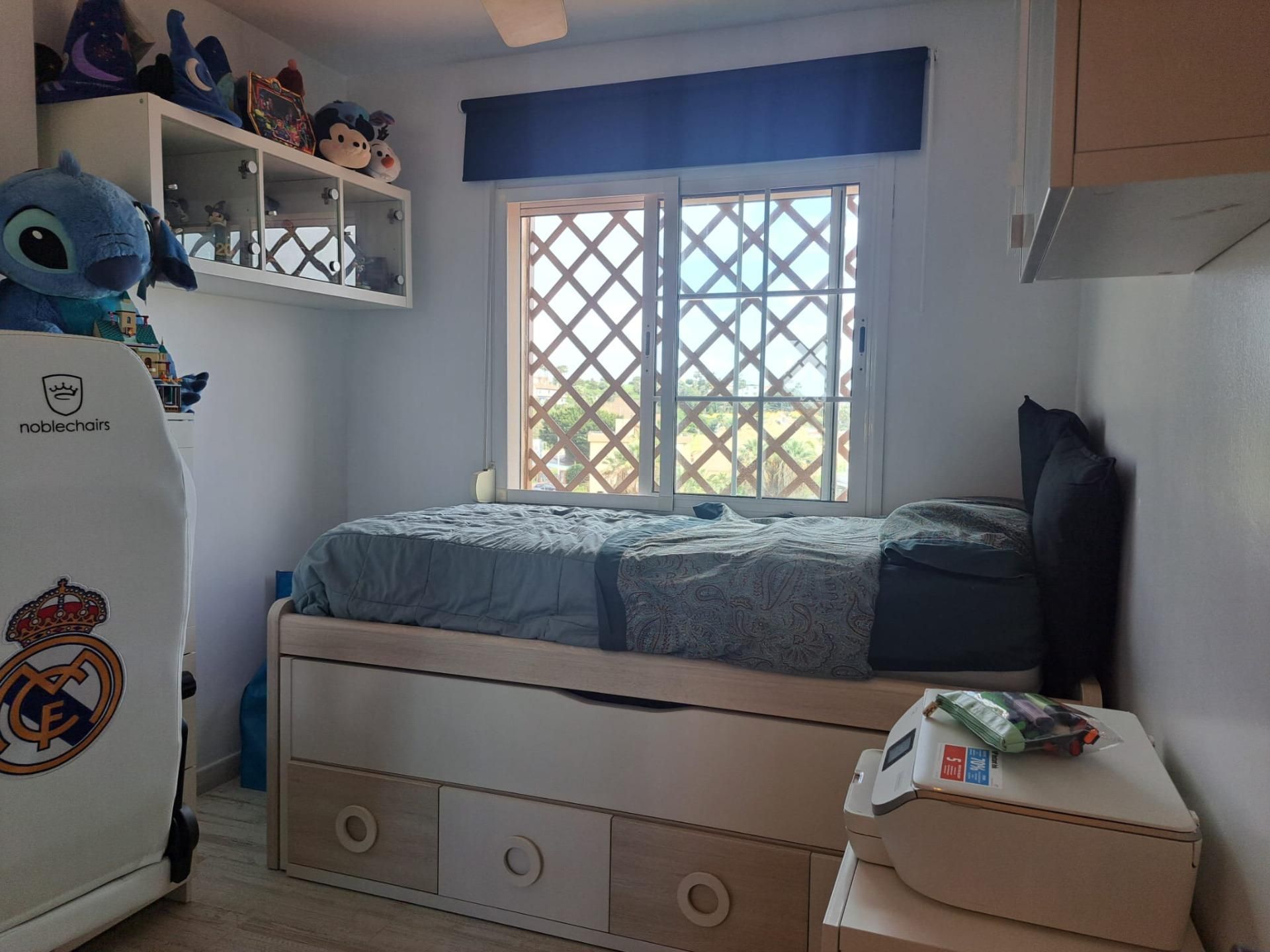 Bedroom of Single-family semi-detached for sale in Algeciras  with Terrace and Community pool