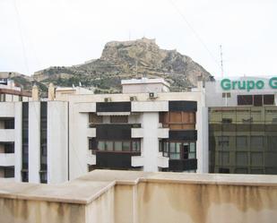 Vista exterior de Àtic en venda en Alicante / Alacant amb Aire condicionat, Calefacció i Parquet