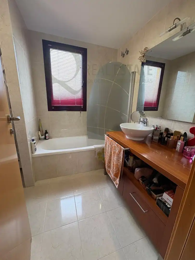 Bathroom of Flat for sale in Mutxamel  with Air Conditioner, Private garden and Terrace