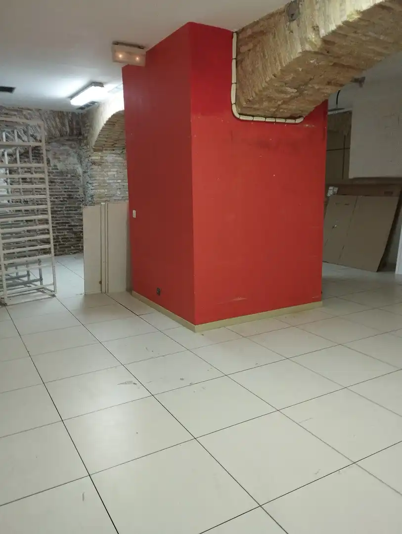 Commercial properties for rent in Zaragoza  with Air Conditioner, Heating and Parquet flooring