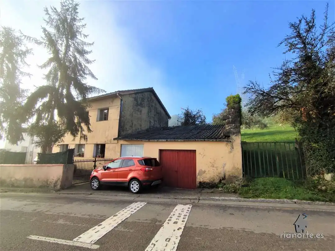 Vista exterior de Casa o xalet en venda en Las Regueras   amb Traster
