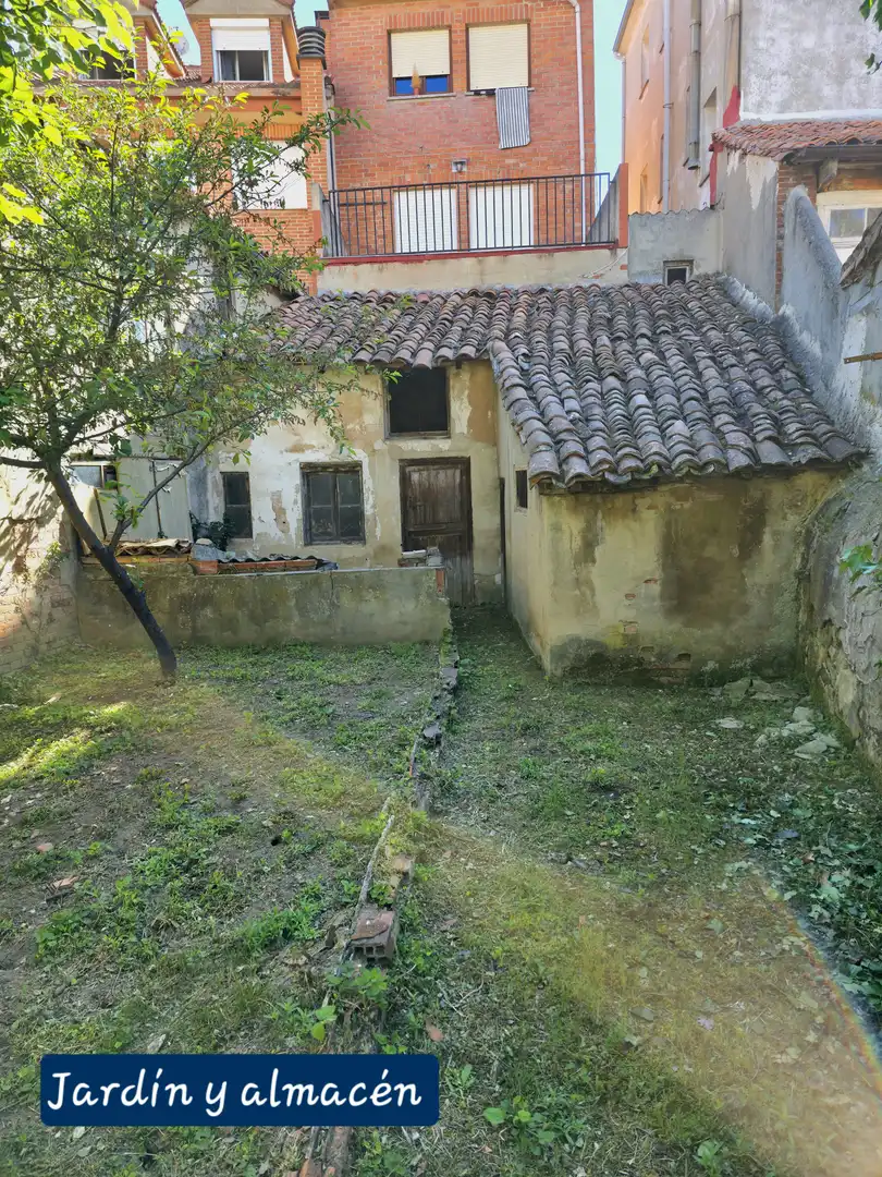 Außenansicht von Wohnung zum Verkauf in Aguilar de Campoo mit Privatgarten