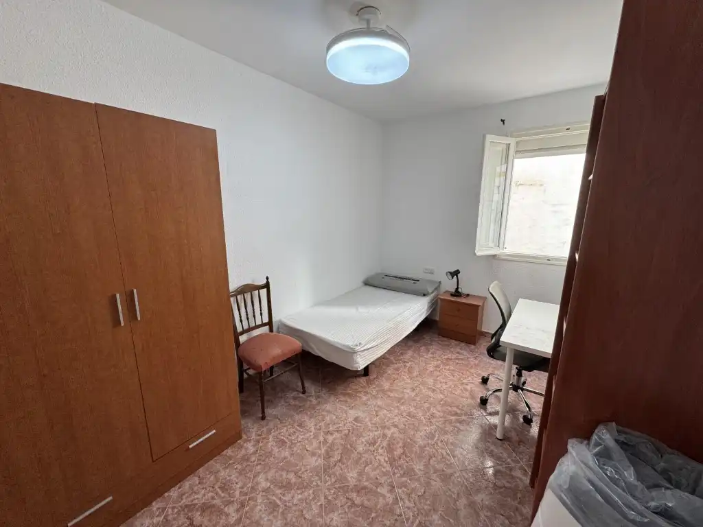 Wohnung zur Miete in Calle Infanta Doña Maria, Ciudad Jardín - Zoco