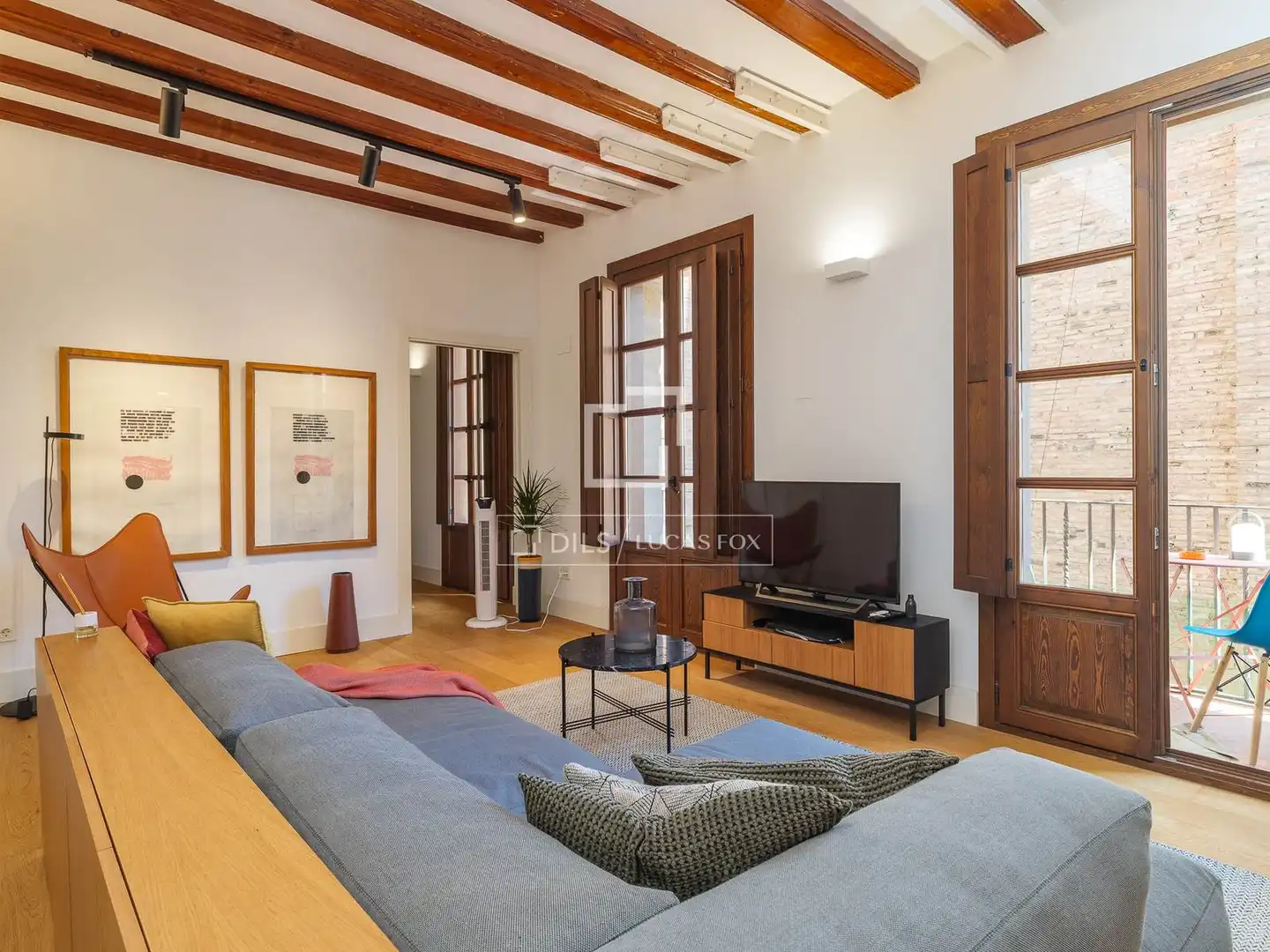 Sala d'estar de Pis en venda en Barcelona amb Aire condicionat, Terrassa i Moblat