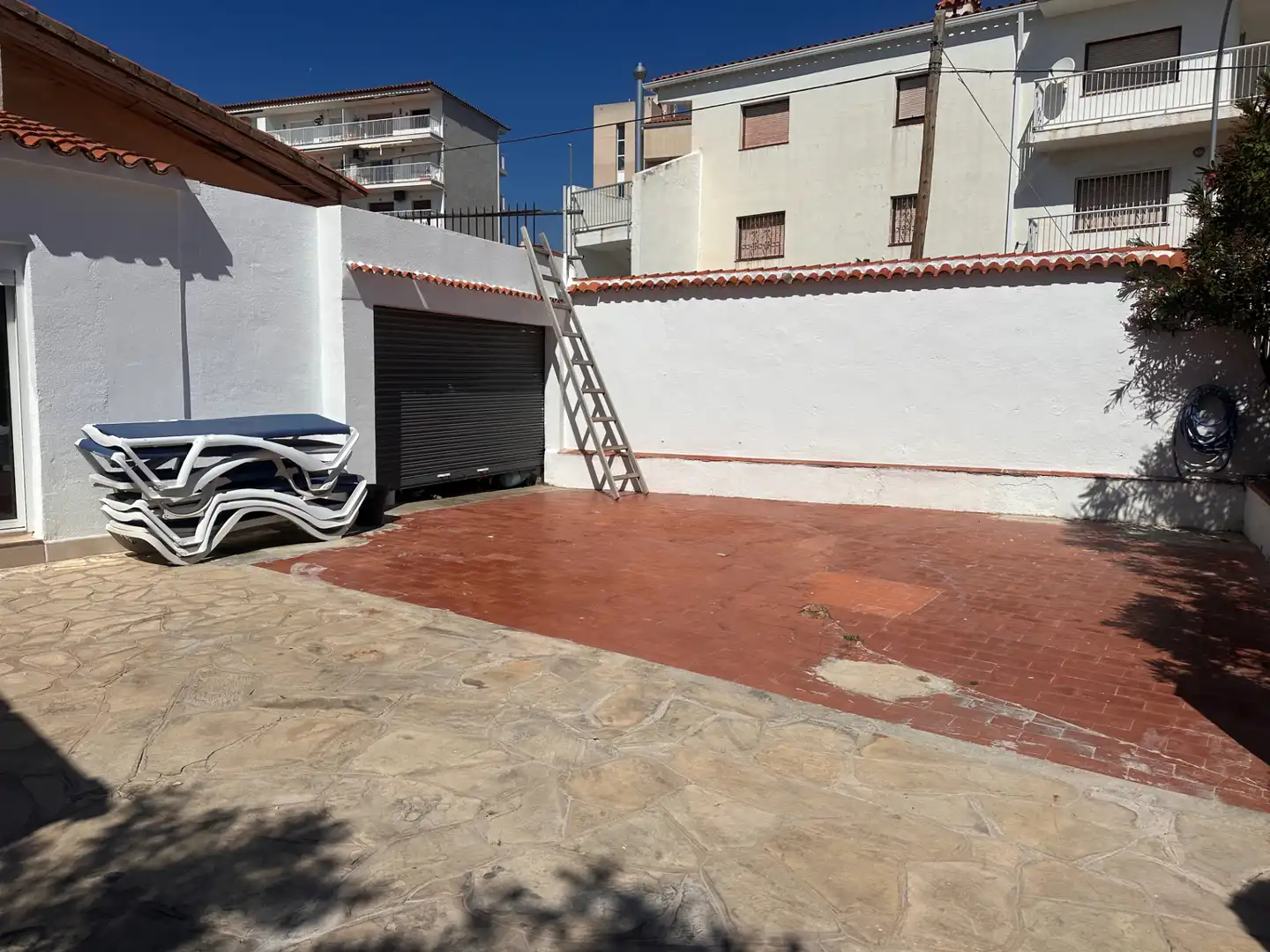 Parkplatz von Haus oder Chalet zum Verkauf in Mont-roig del Camp mit Klimaanlage, Heizung und Privatgarten