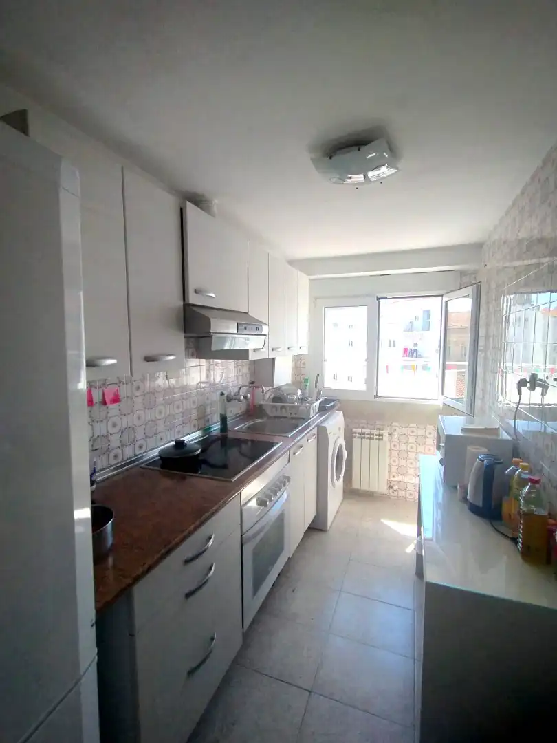 Cocina de Piso de alquiler en Zaragoza con Calefacción, Amueblado y Horno