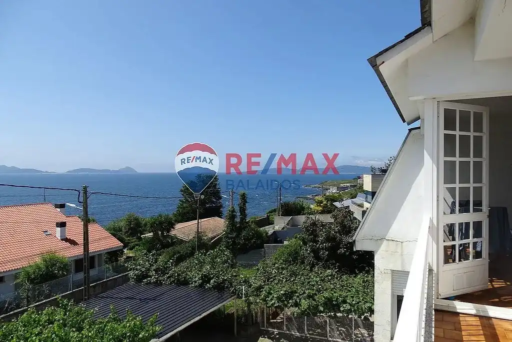 Vista exterior de Casa o chalet en venta en Vigo  con Jardín privado, Parquet y Terraza