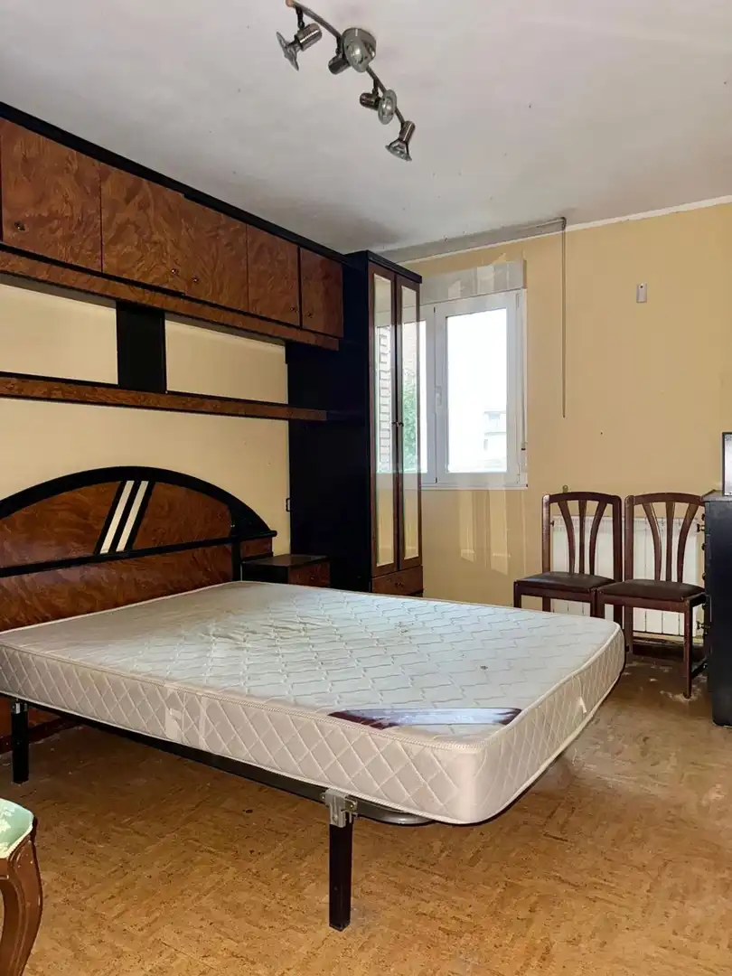 Bedroom of Flat for sale in Oviedo   with Heating and Swimming Pool