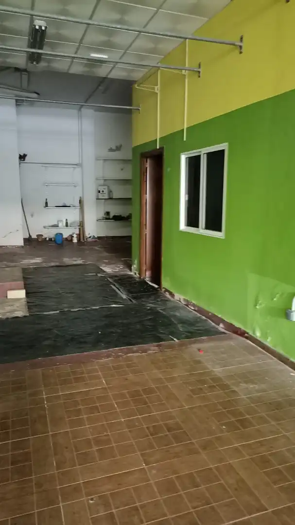 Local comercial en venda a Centro, imagen 2