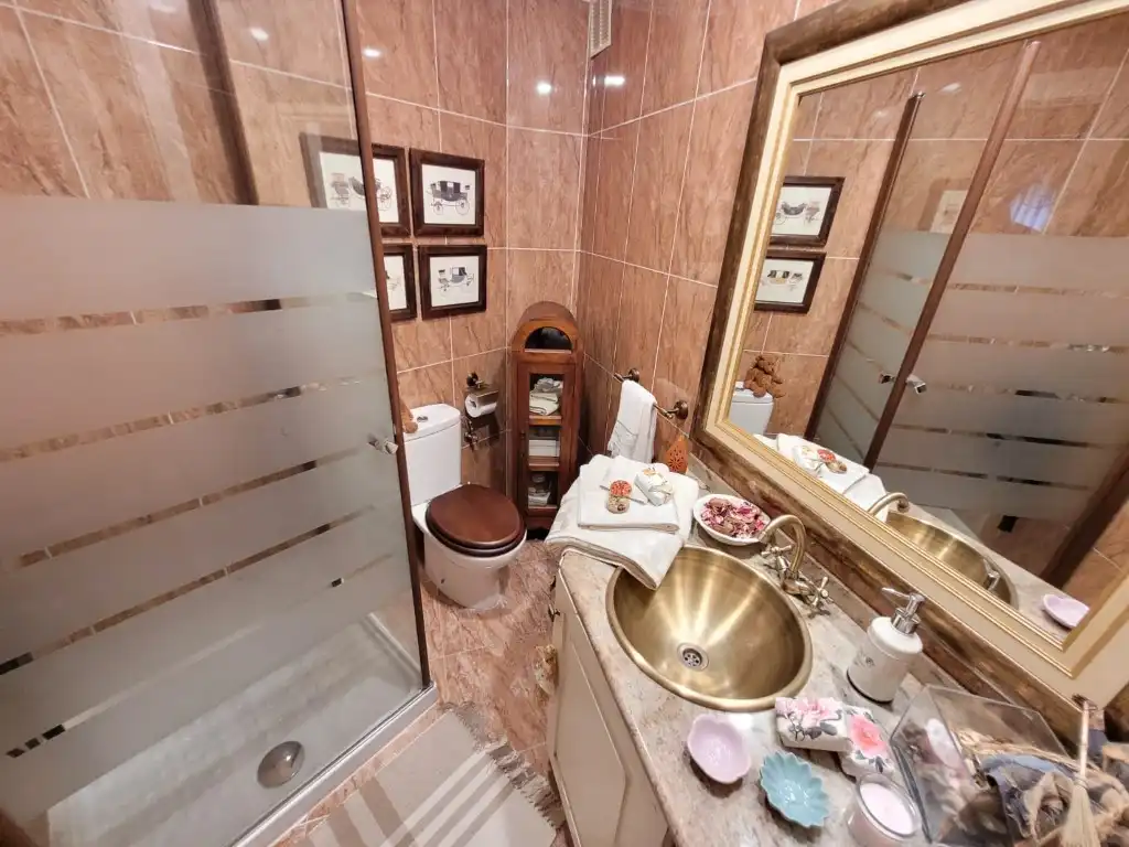 Baño de Piso en venta en Avilés con Amueblado