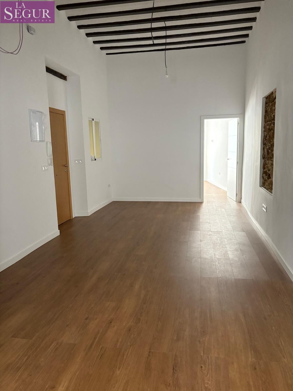 Piso en venta en  Cádiz Capital con Balcón