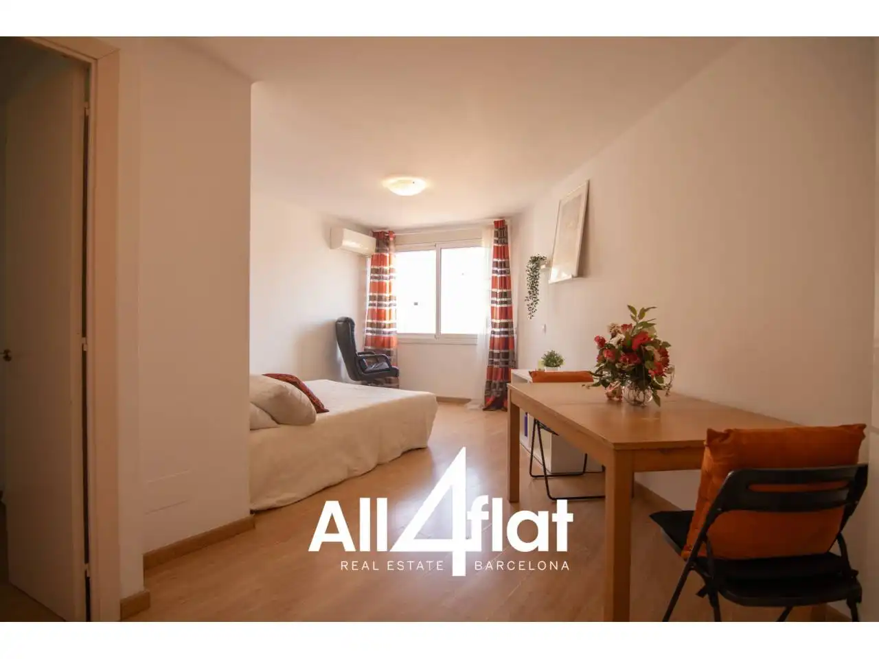 Dormitori de Àtic de lloguer en Barcelona amb Aire condicionat, Parquet i Terrassa