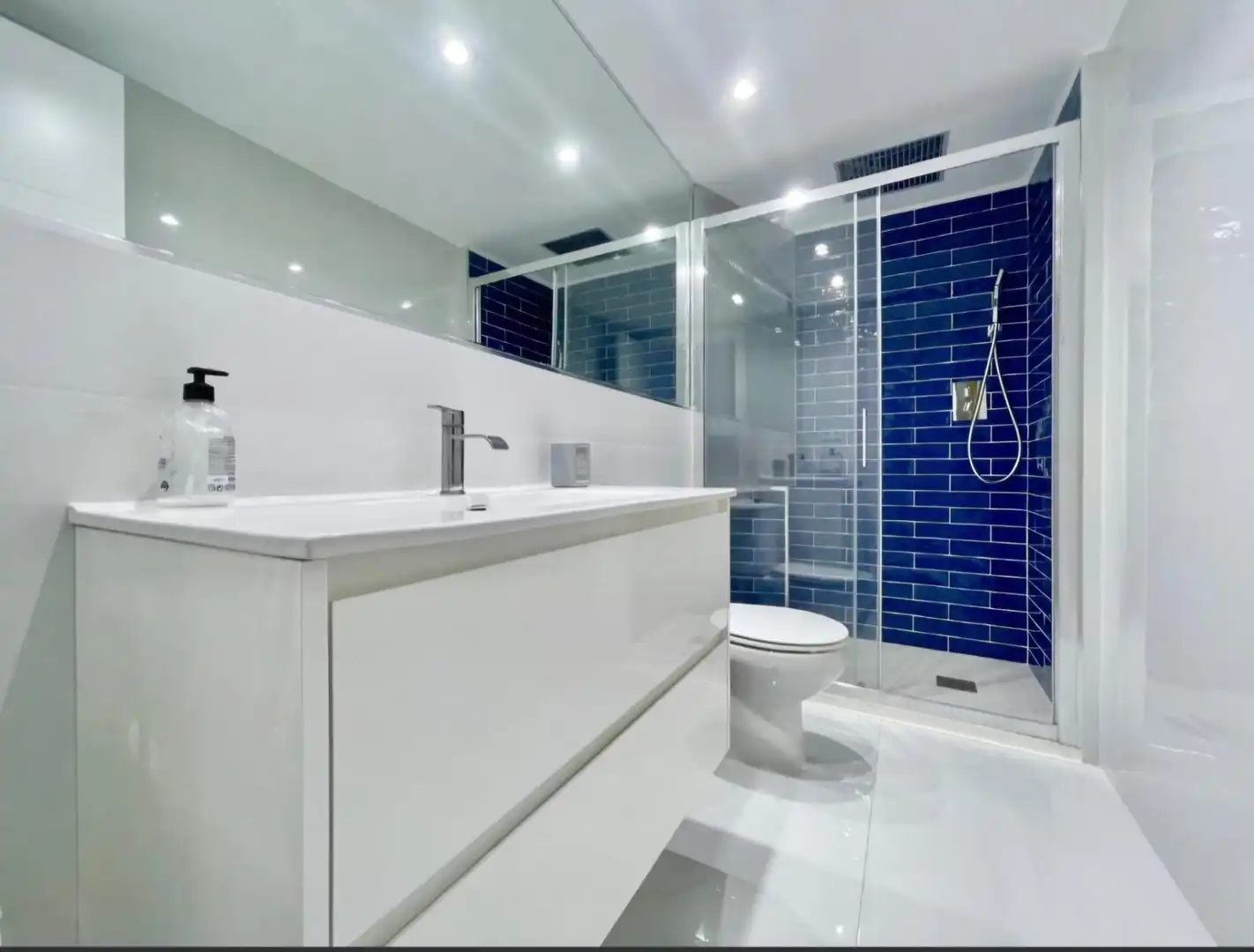 Baño de Ático en venta en Madrid con Aire acondicionado, Terraza y Amueblado