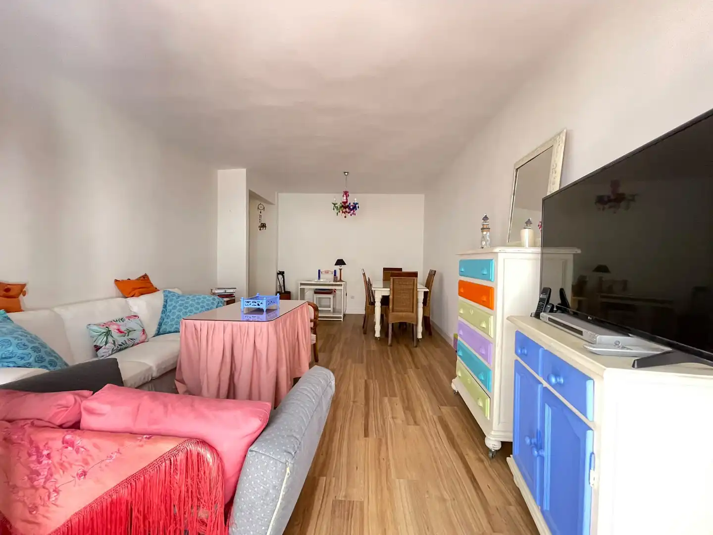 Sala d'estar de Apartament en venda en Estepona amb Terrassa