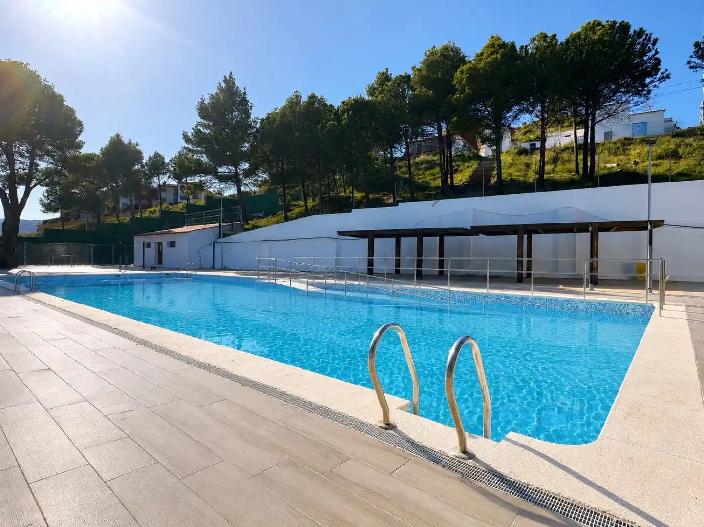 Piscina de Casa o xalet en venda en Toràs amb Balcó