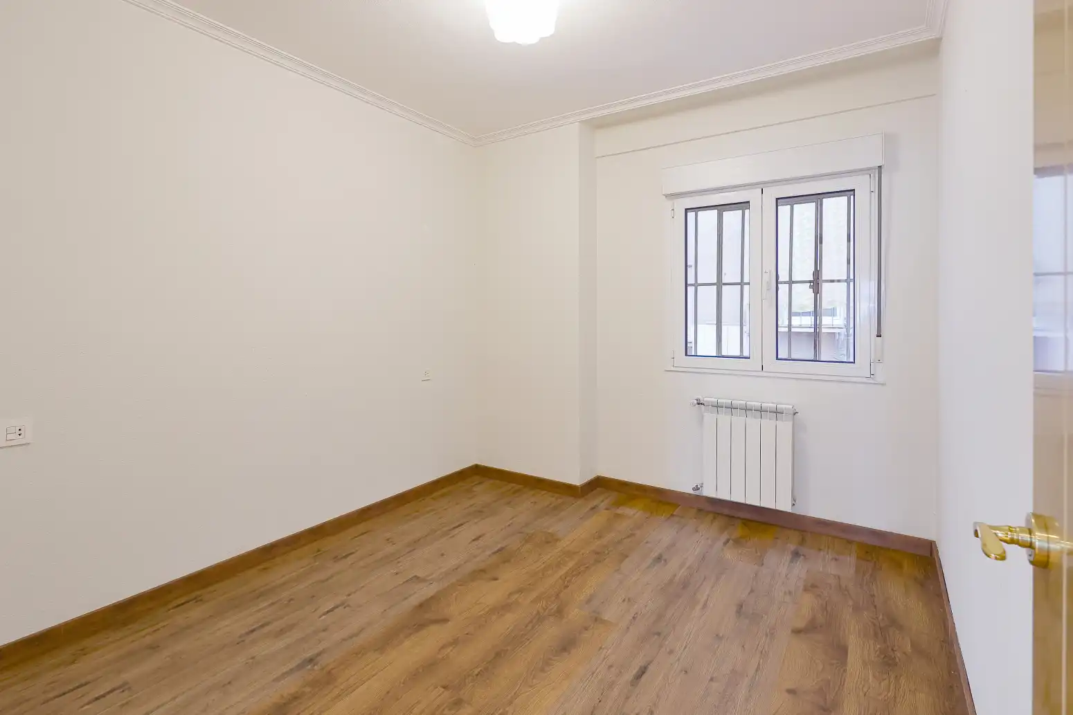 Habitación de Piso en venta en Gijón  con Calefacción y Balcón