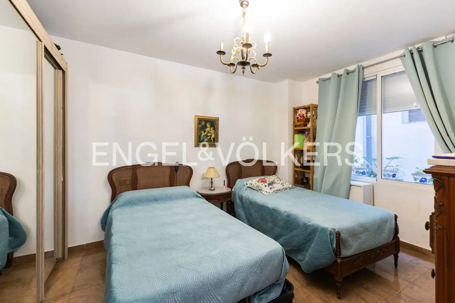 Bedroom of Flat for sale in Valencia  with Heating, Terrace and Storage room