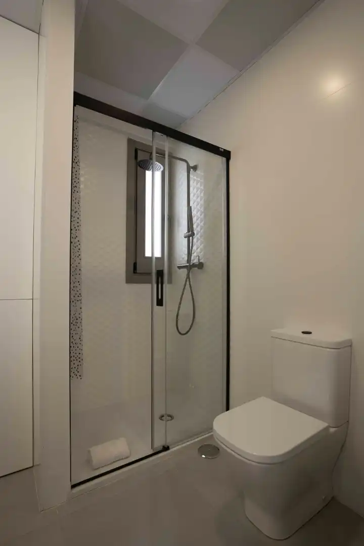 Badezimmer von Wohnung zur Miete in Granada mit Klimaanlage, Heizung und Möbliert