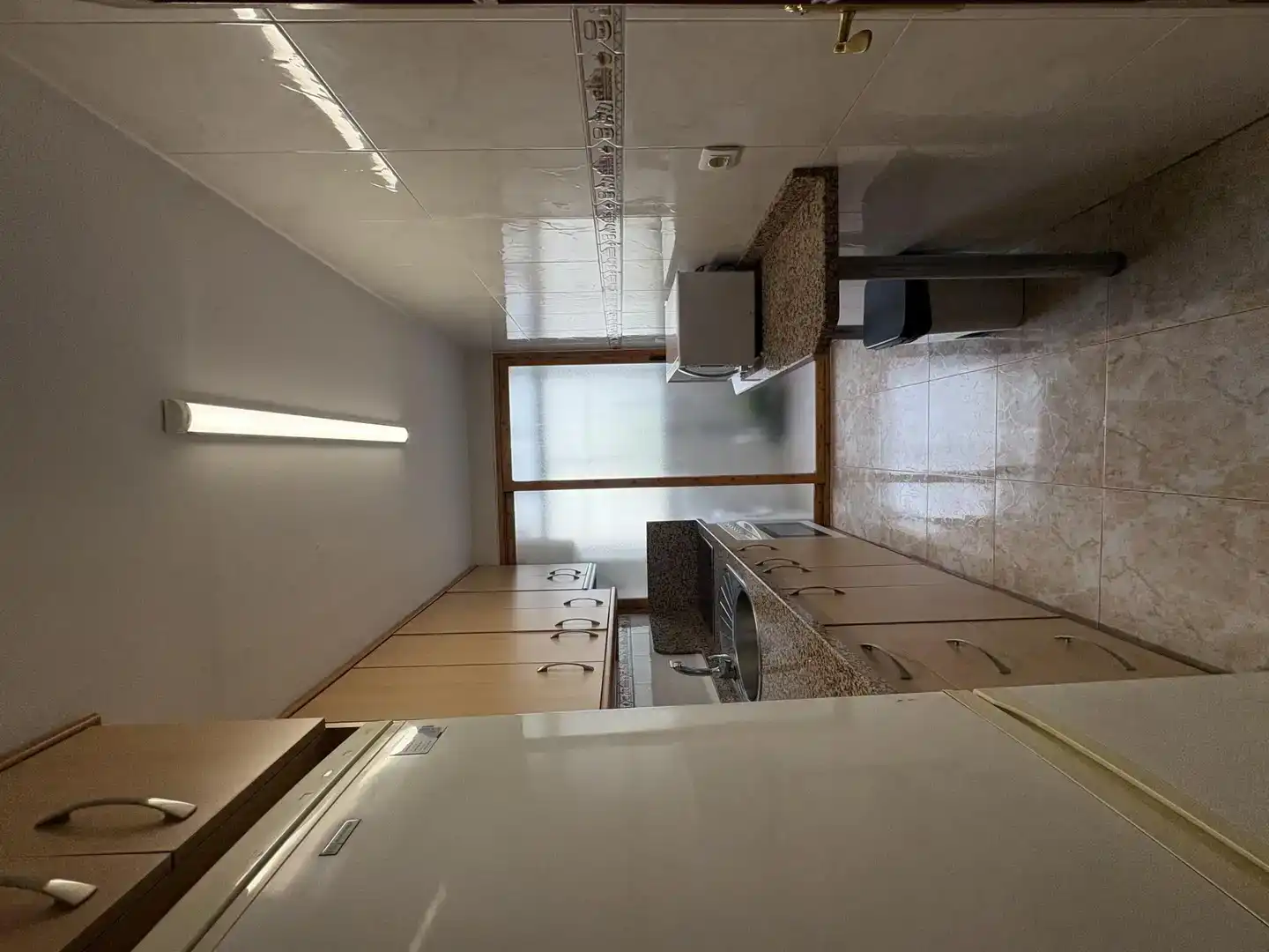 Cuina de Apartament per a compartir en Granada amb Jardí privat i Balcó