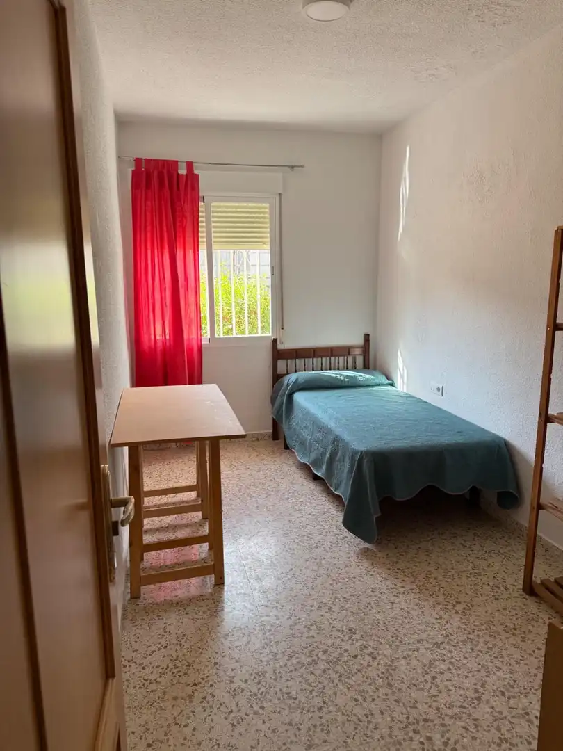 Schlafzimmer von Wohnung zur Miete in Granada