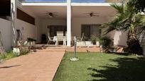 Jardí de Casa o xalet en venda en Orihuela amb Aire condicionat, Jardí privat i Piscina comunitària