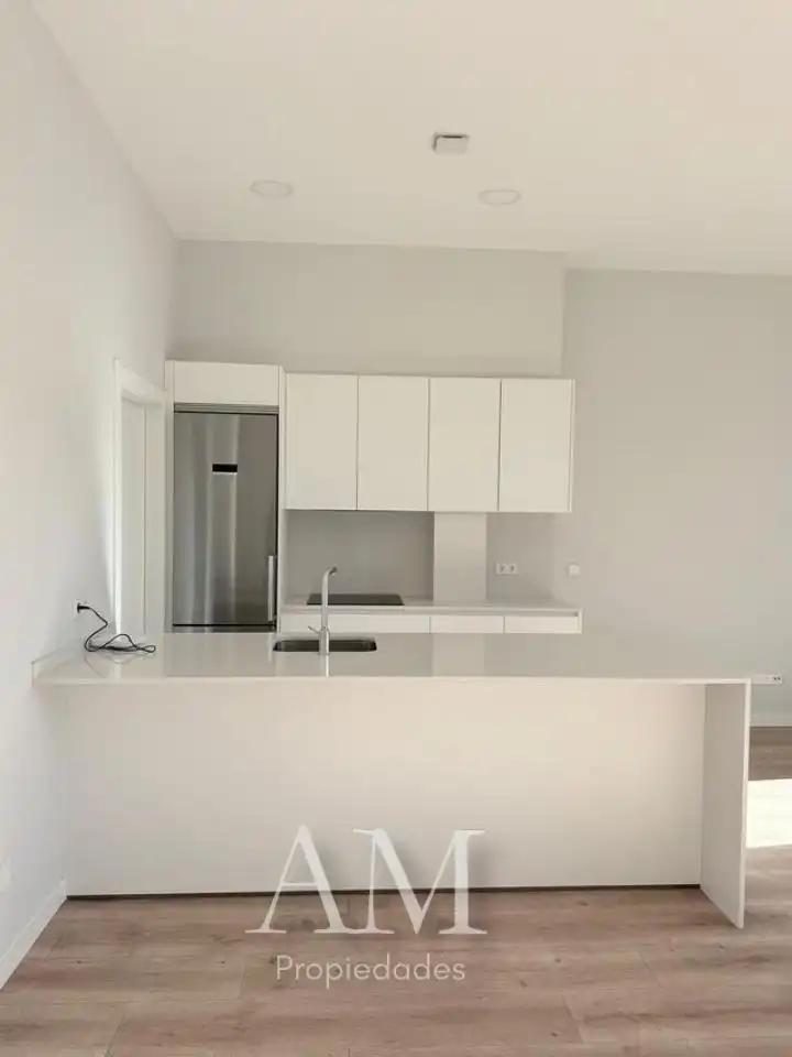 Cocina de Piso de alquiler en Vigo  con Calefacción, Terraza y Trastero