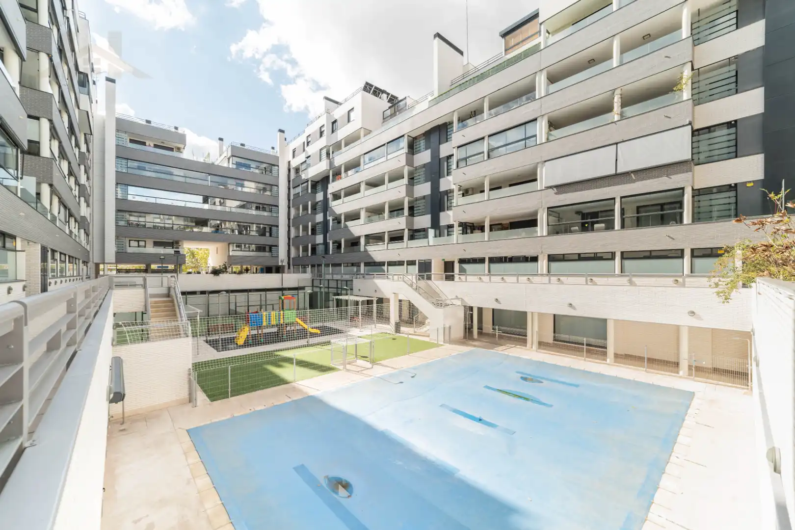 Vista exterior de Planta baixa en venda en Urbanizaciones