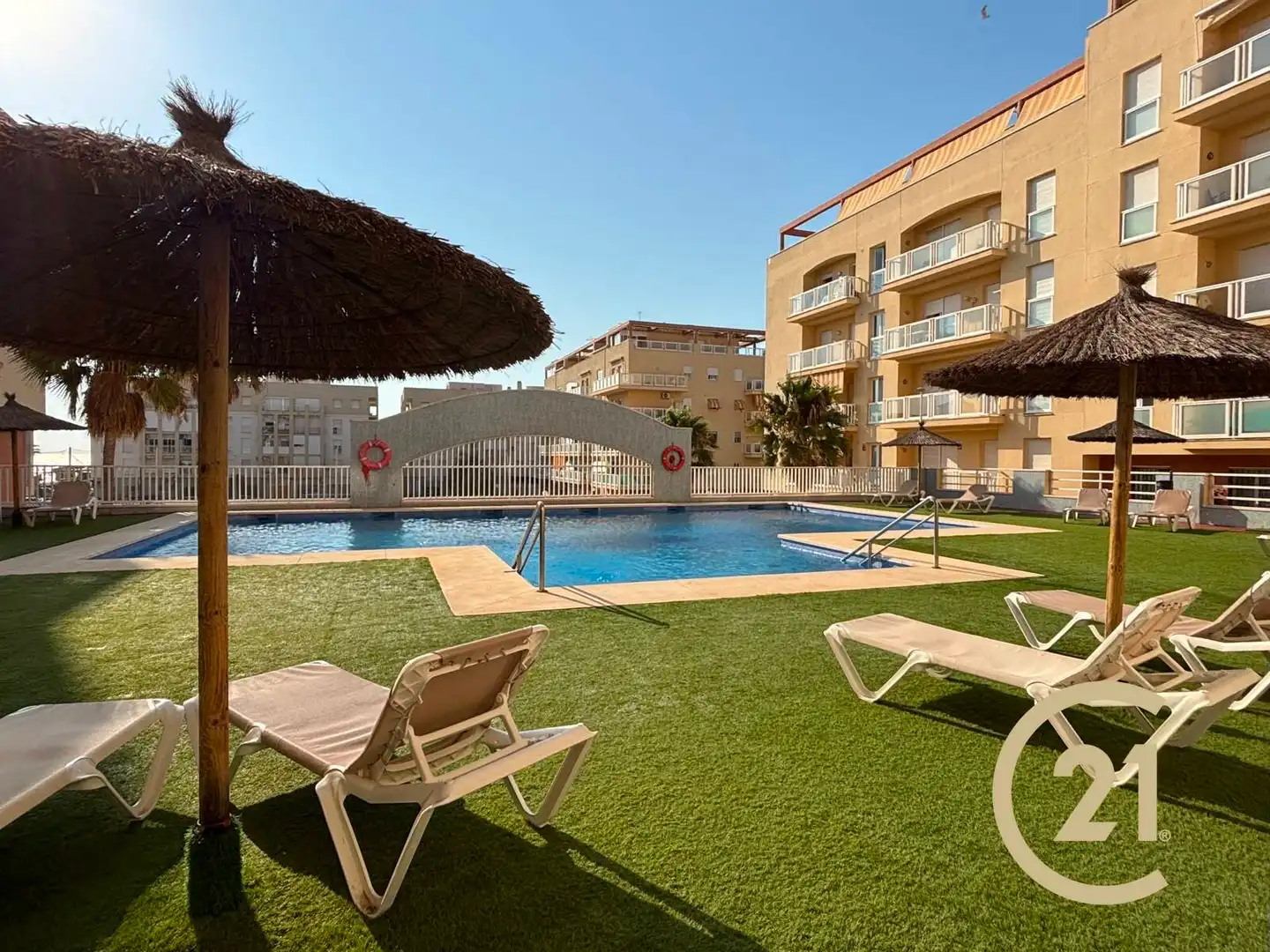Piscina de Pis en venda en Manilva amb Moblat, Forn i Rentadora