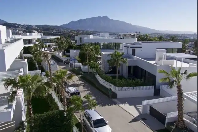 Chalet con piscina en venta en Benahavís pueblo, imagen 4