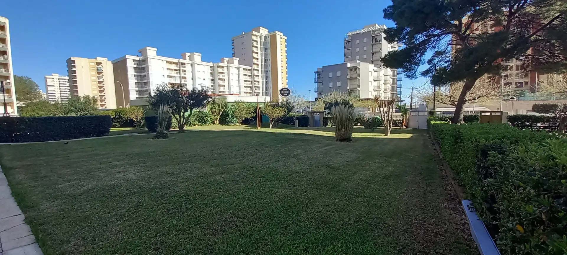 Vista exterior de Apartament en venda en Gandia amb Moblat i Piscina comunitària