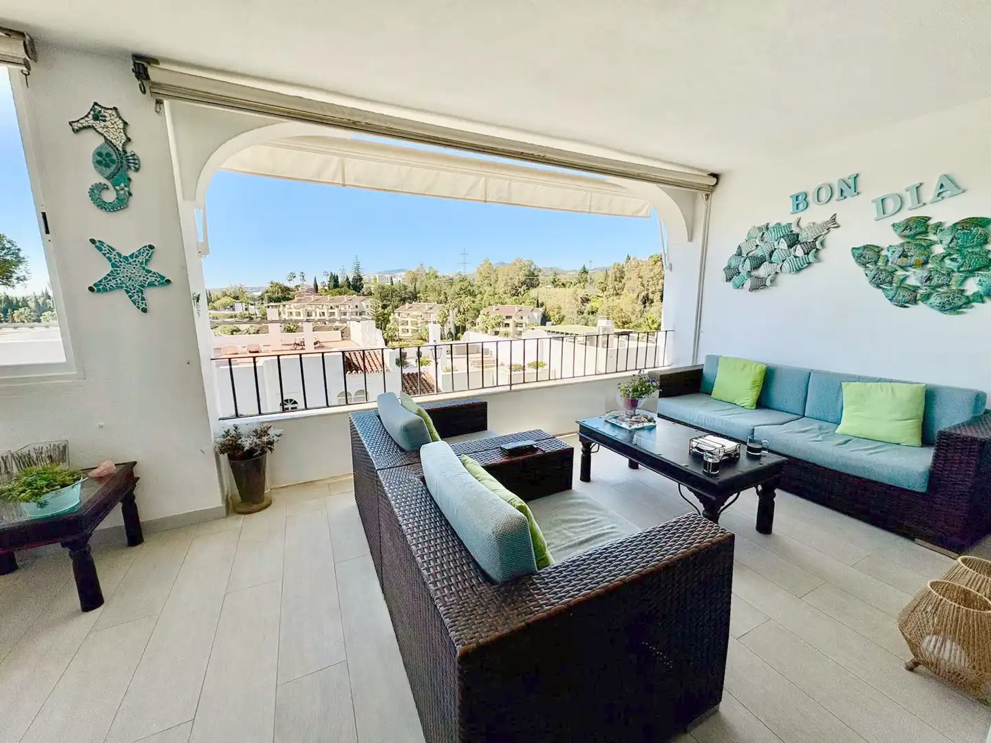 Terrasse von Wohnungen zum Verkauf in Benahavís mit Klimaanlage, Terrasse und Schwimmbad