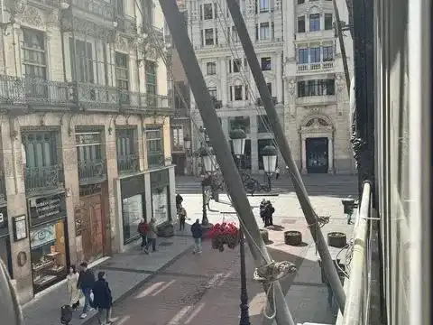 Außenansicht von Büro zur Miete in Zaragoza mit Klimaanlage und Heizung